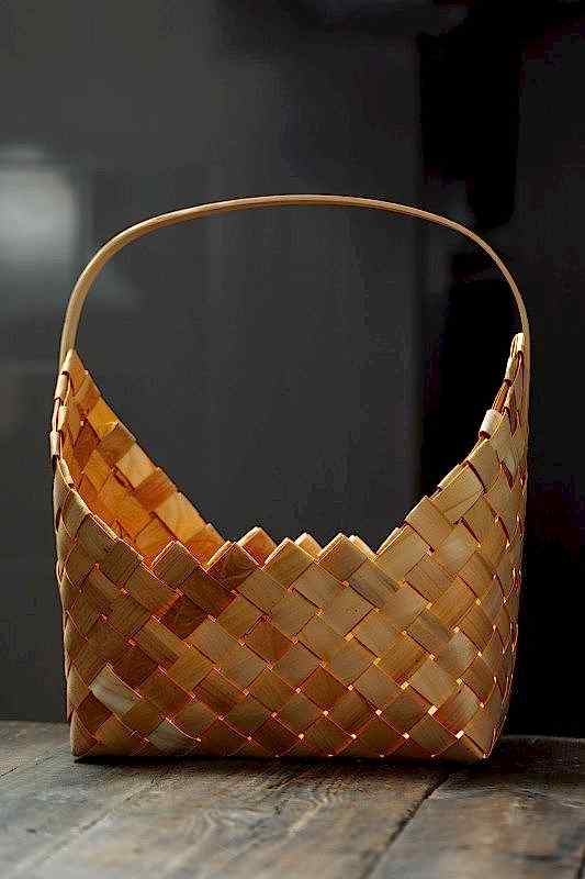 Корзина плетеная (малая) 700 р.