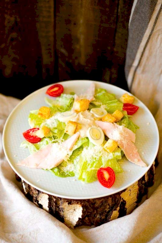 Салат Цезарь с индейкой, 180 гр