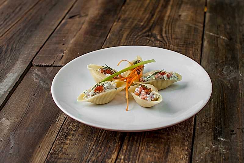 Конкильони с тар-таром из форели 160 гр