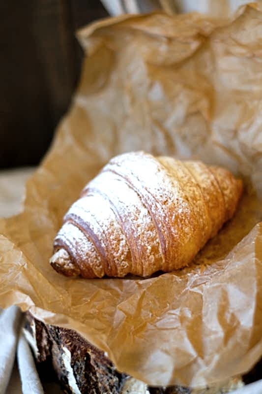 Круассан с заварным кремом, 90 гр