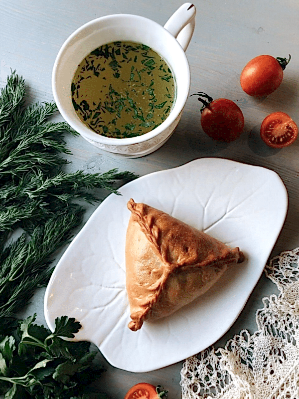 Куриный бульон с бездрожжевым треугольником (100/200)