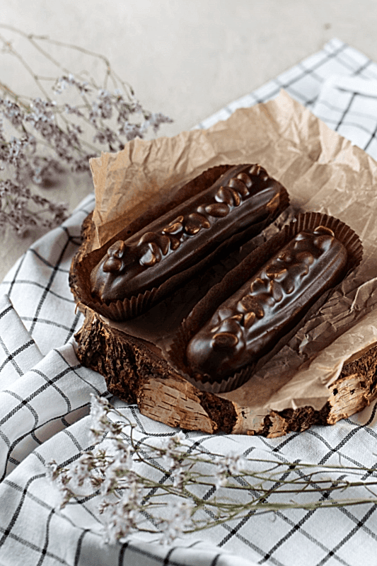 Эклер безглютеновый орехово-шоколадный, 95 гр